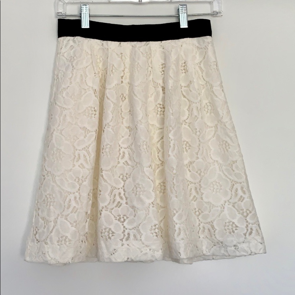 ⭐️3/$30 - Flowy lace skirt